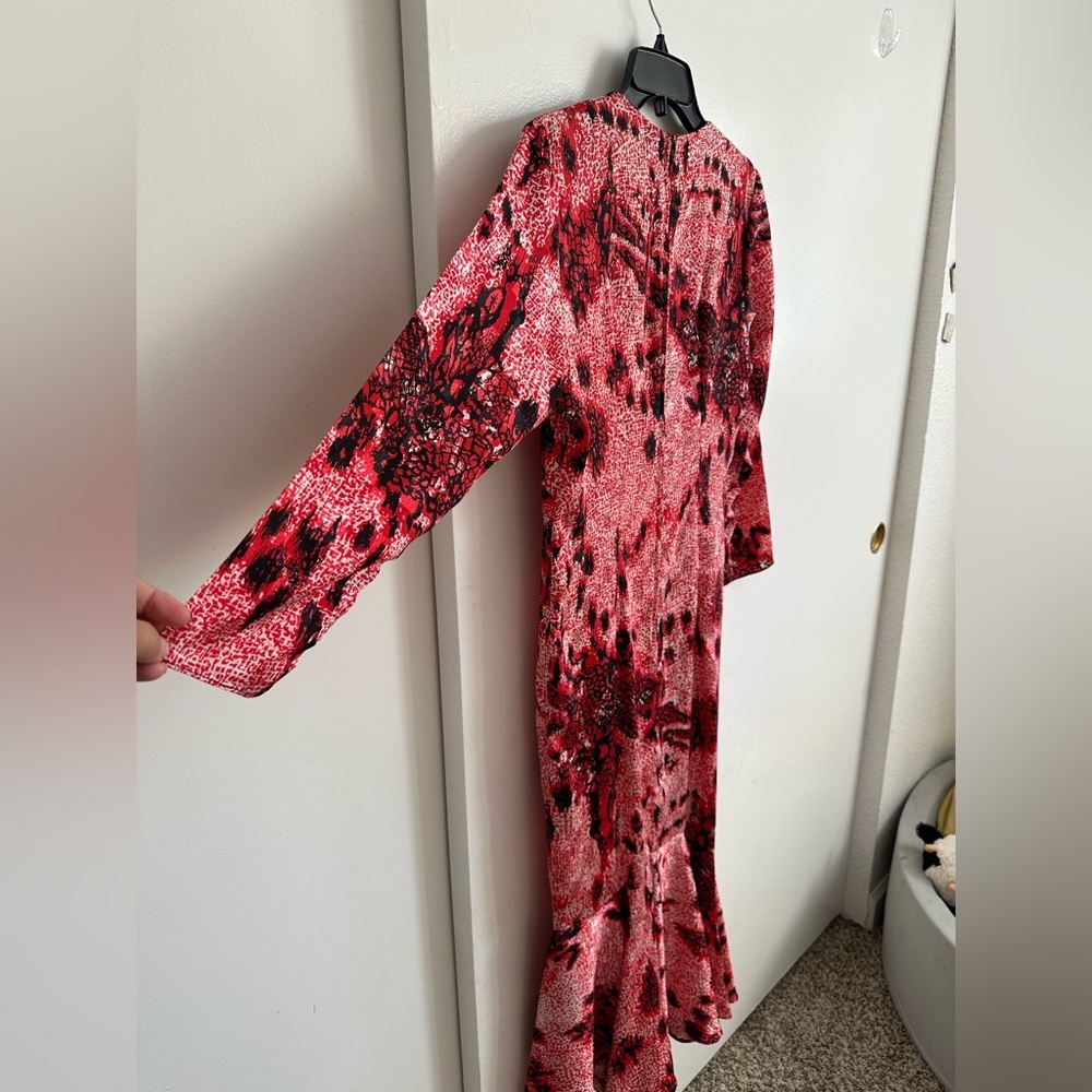 Elegant Asymmetrical Red and Black Dress - Picture 14 of 16